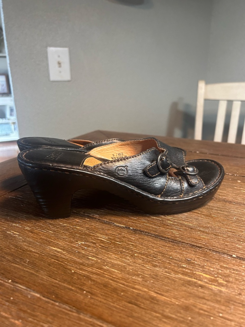 Born black leather sandals size 9 - Picture 3 of 11